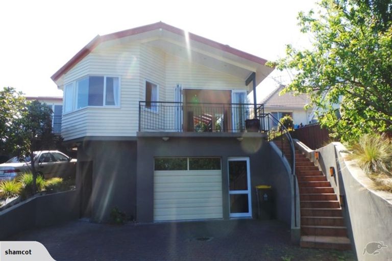 Photo of property in 42 Glenfern Road, Mellons Bay, Auckland, 2014