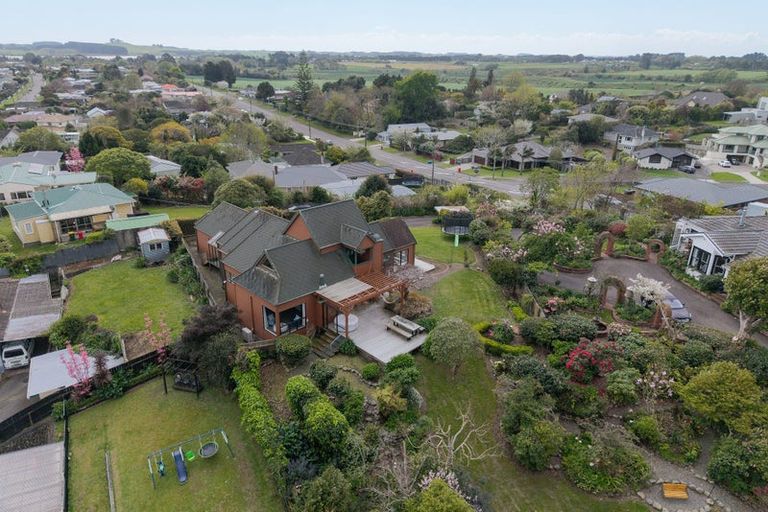 Photo of property in 27 Kawiu Road, Levin, 5510
