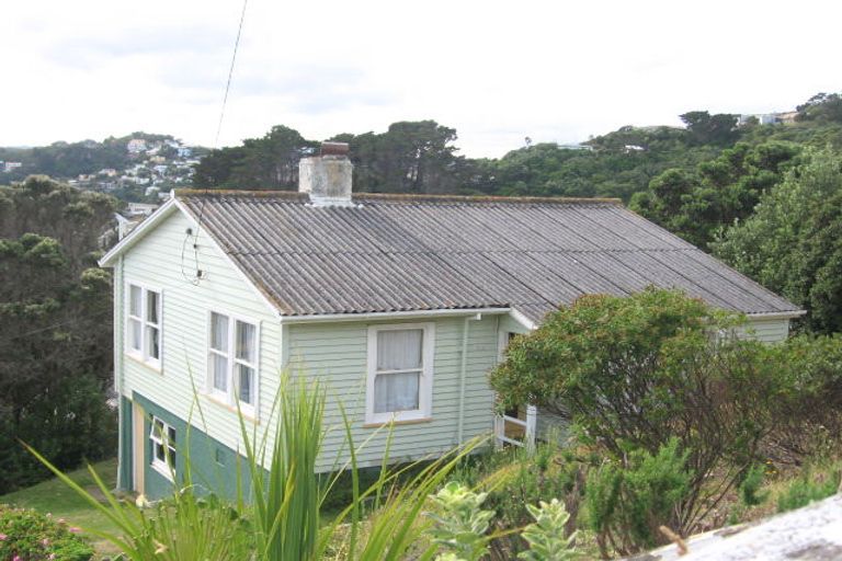 Photo of property in 100 Sidlaw Street, Strathmore Park, Wellington, 6022