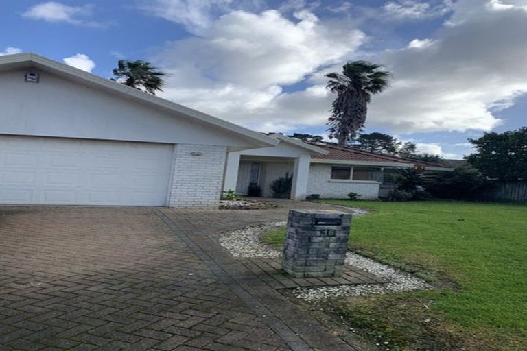 Photo of property in 16 Arrathorne Place, Northpark, Auckland, 2013