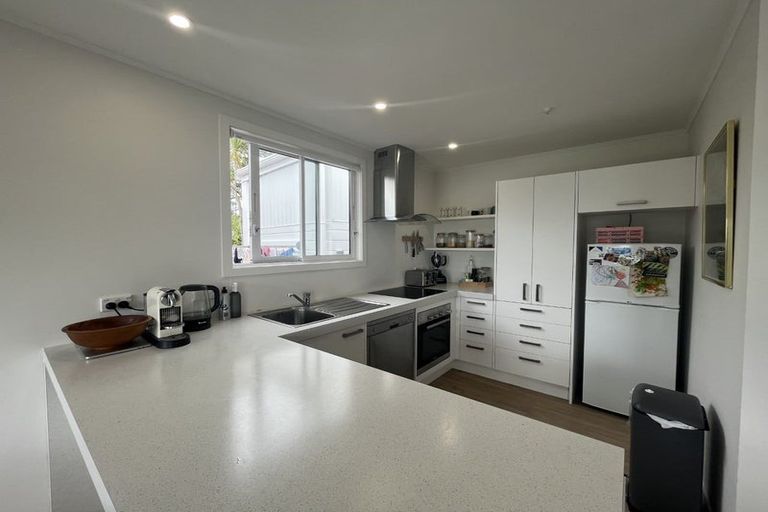 Photo of property in 97 Kahu Road, Paremata, Porirua, 5024