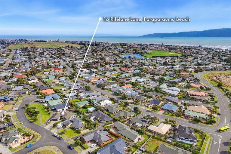 Photo of property in 16 Rifleman Lane, Paraparaumu Beach, Paraparaumu, 5032