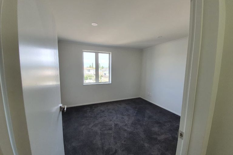 Photo of property in 11 Warbler Crescent, Papakura, 2110