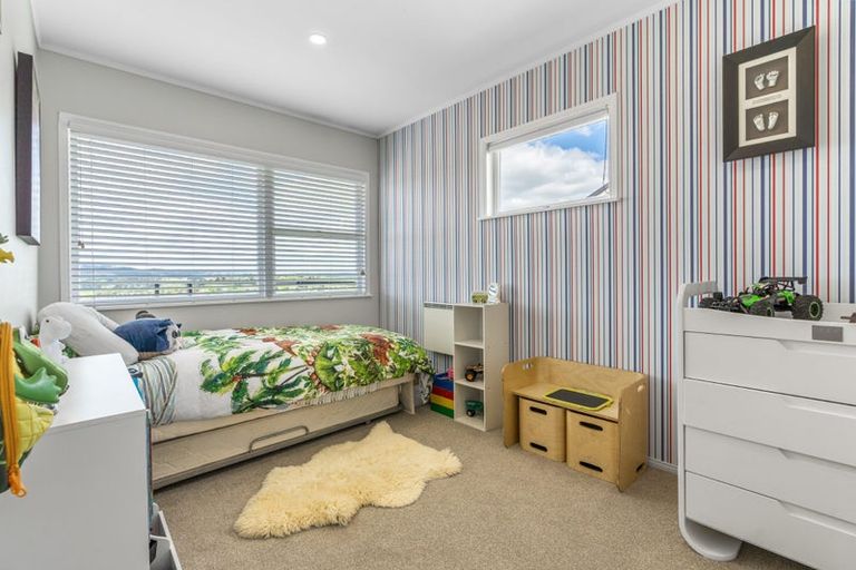 Photo of property in 137 Sandspit Road, Shelly Park, Auckland, 2014