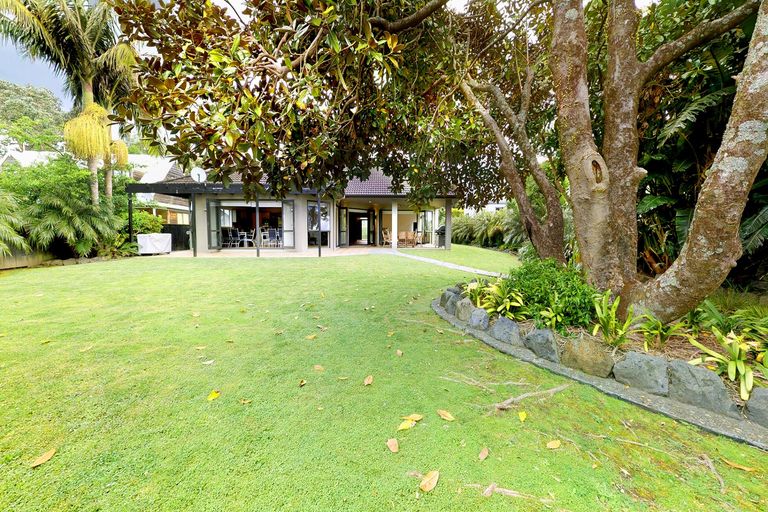 Photo of property in 22 Glamis Avenue, Manly, Whangaparaoa, 0930