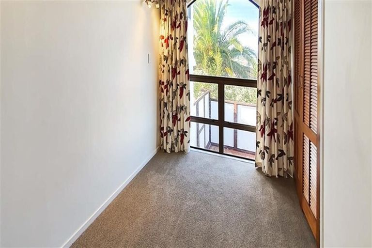 Photo of property in 11 Da Vinci Place, West Harbour, Auckland, 0618