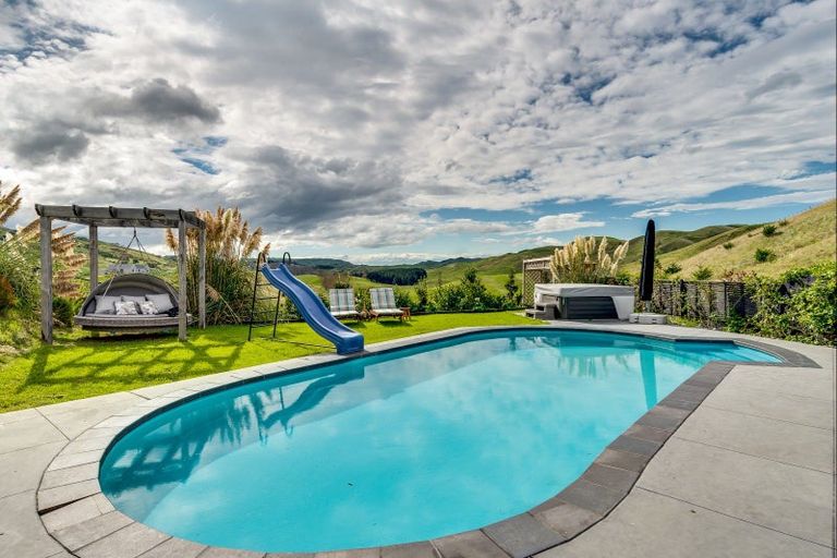 Photo of property in 57 Timoti Road, Waimarama, Havelock North, 4294