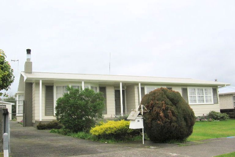 Photo of property in 23 Dewe Avenue, Feilding, 4702