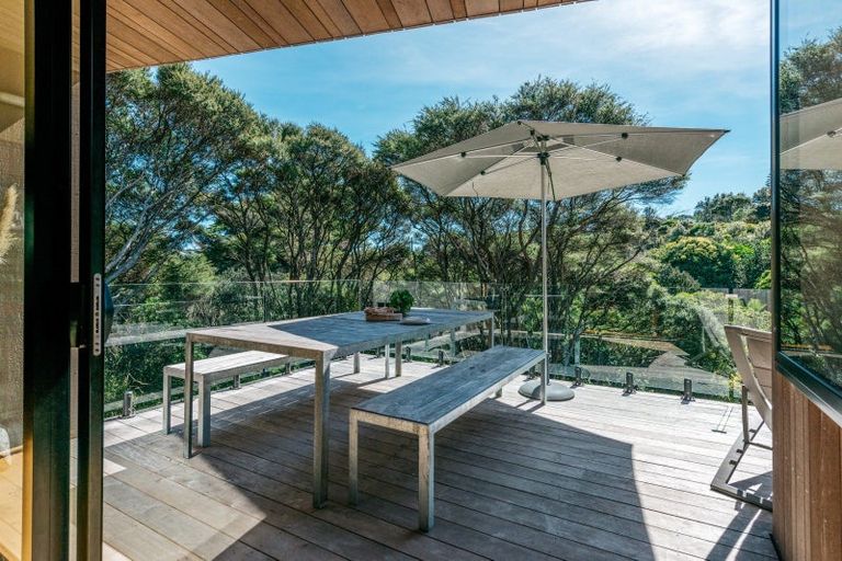Photo of property in 39 Makora Avenue, Oneroa, Waiheke Island, 1081