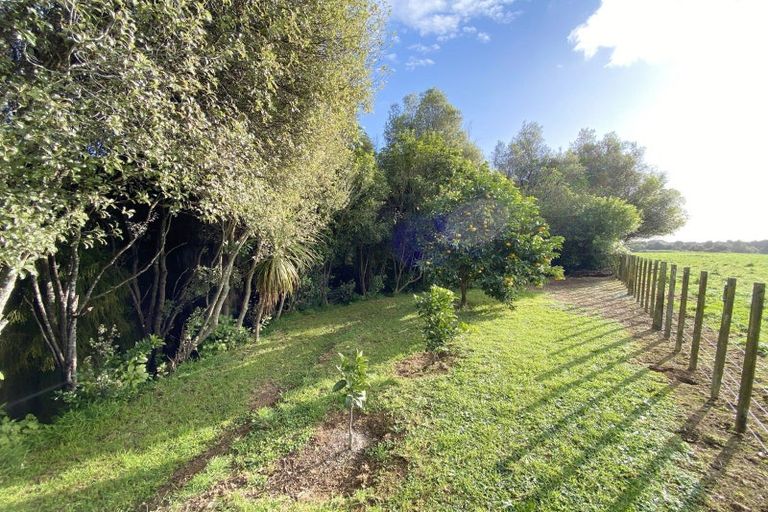 Photo of property in 28 Tangimoana Road, Muhunoa East, Levin, 5570