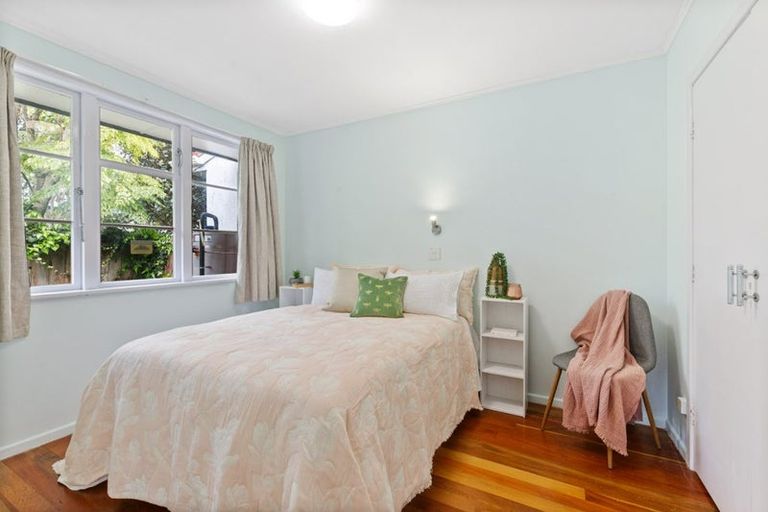 Photo of property in 119-121 Kings Crescent, Hutt Central, Lower Hutt, 5010