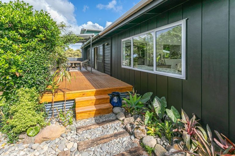 Photo of property in 15 Puriri Place, Tuateawa, Coromandel, 3583