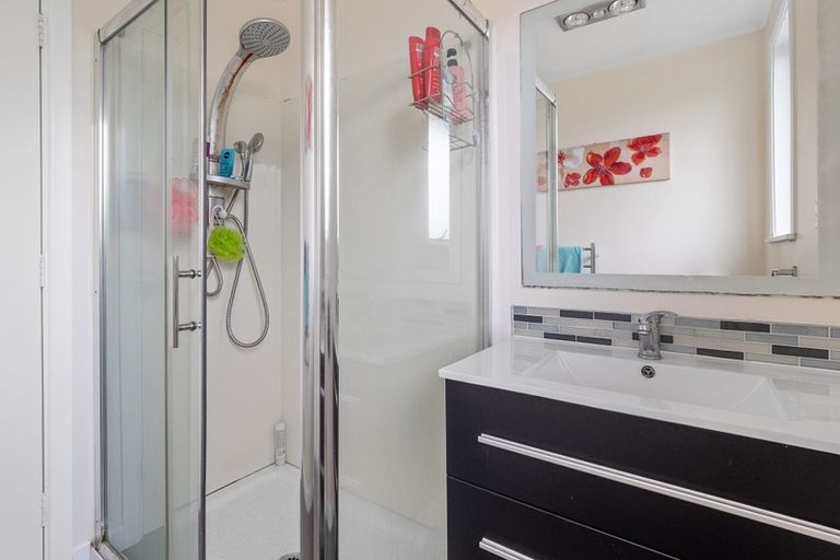 Photo of property in 105 Welcome Bay Road, Welcome Bay, Tauranga, 3112