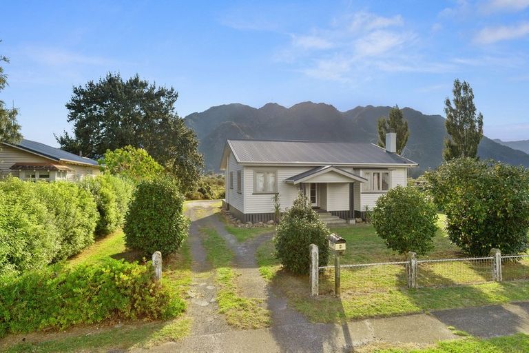Photo of property in 8 Stanley Avenue, Te Aroha, 3320