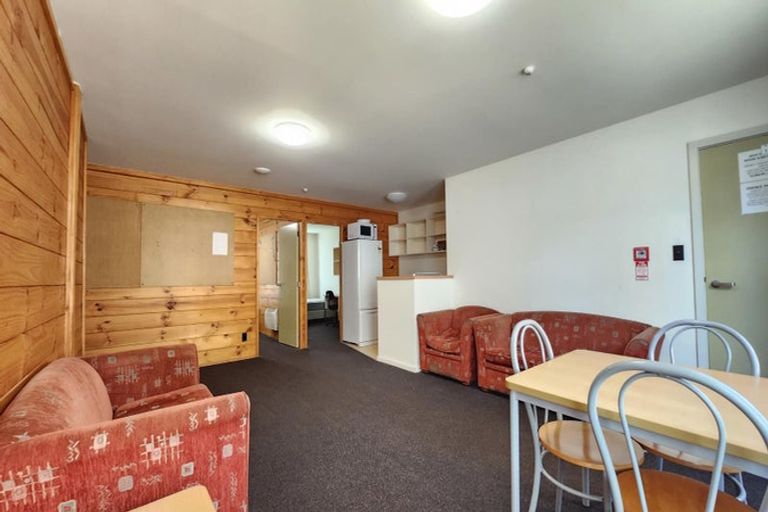 Photo of property in Drummond Street Flats, 1/19 Drummond Street, Mount Cook, Wellington, 6021