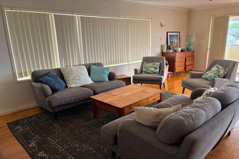 Photo of property in 210 Clovelly Road, Bucklands Beach, Auckland, 2012