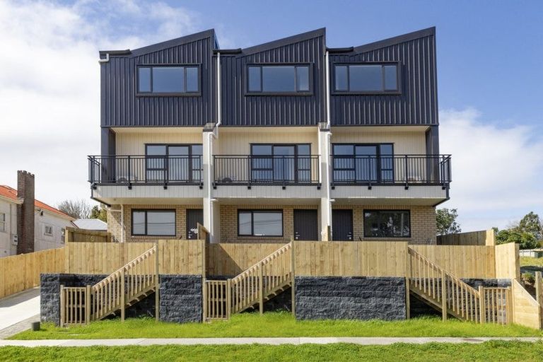 Photo of property in 1/50 Newington Road, Henderson, Auckland, 0612