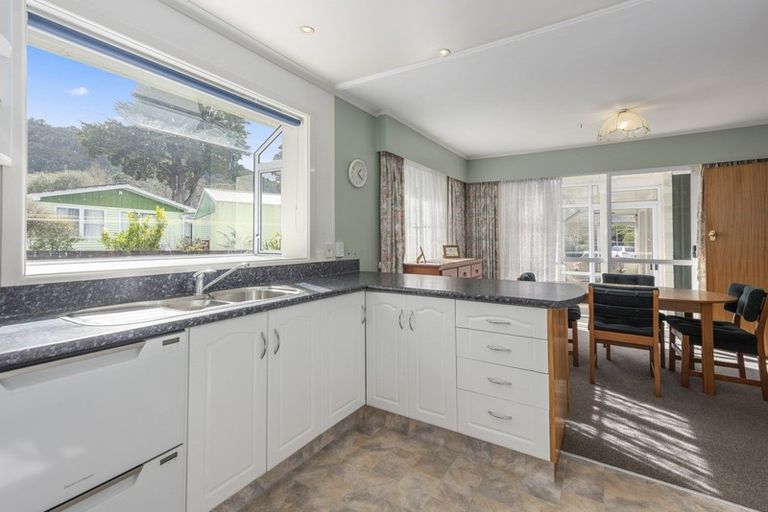 Photo of property in 5 Patutu Grove, Trentham, Upper Hutt, 5018