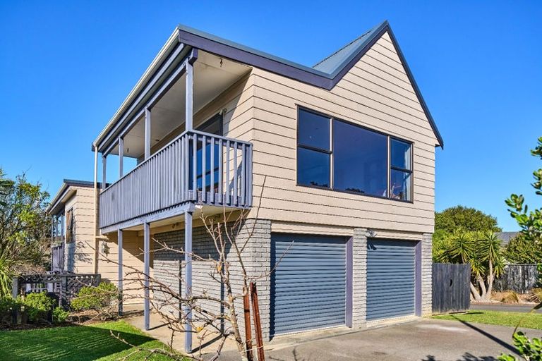 Photo of property in 25 Longitude Place, Whitby, Porirua, 5024