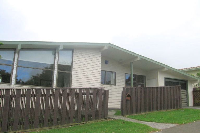Photo of property in 125 Mark Avenue, Grenada Village, Wellington, 6037