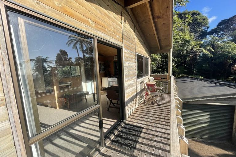 Photo of property in 426 Scenic Drive, Waiatarua, Auckland, 0612