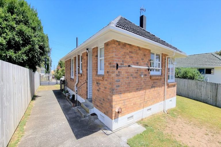 Photo of property in 80 Mcannalley Street, Manurewa East, Auckland, 2102