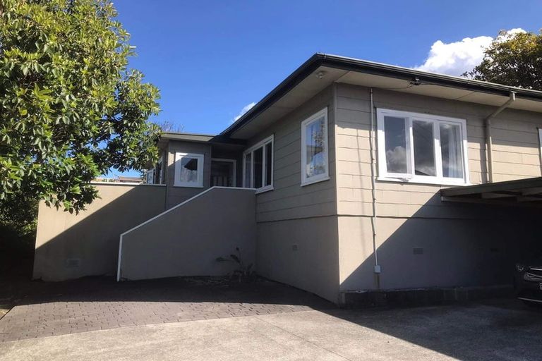 Photo of property in 4/497 Beach Road, Murrays Bay, Auckland, 0630