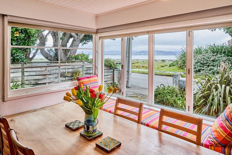 Photo of property in 53 Pukatea Street, Eastbourne, Lower Hutt, 5013