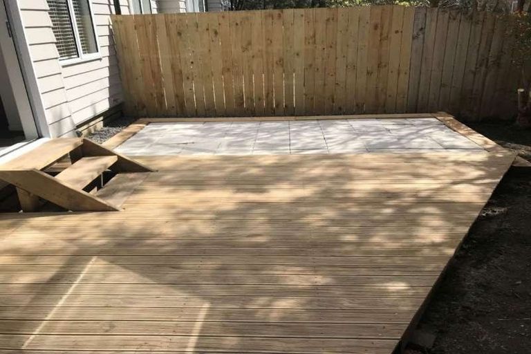 Photo of property in 3/30 John Jennings Drive, Oteha, Auckland, 0632