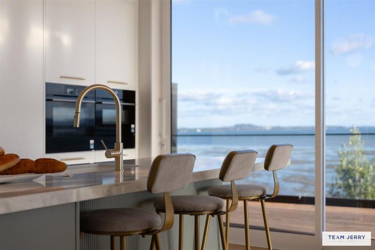 Photo of property in 4 Seawind Way, Hobsonville, Auckland, 0616