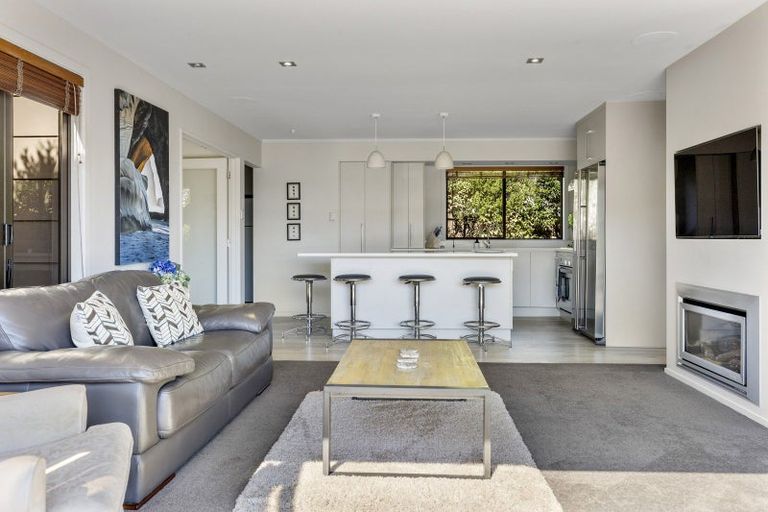 Photo of property in 3 Ingle Avenue, Waipahihi, Taupo, 3330