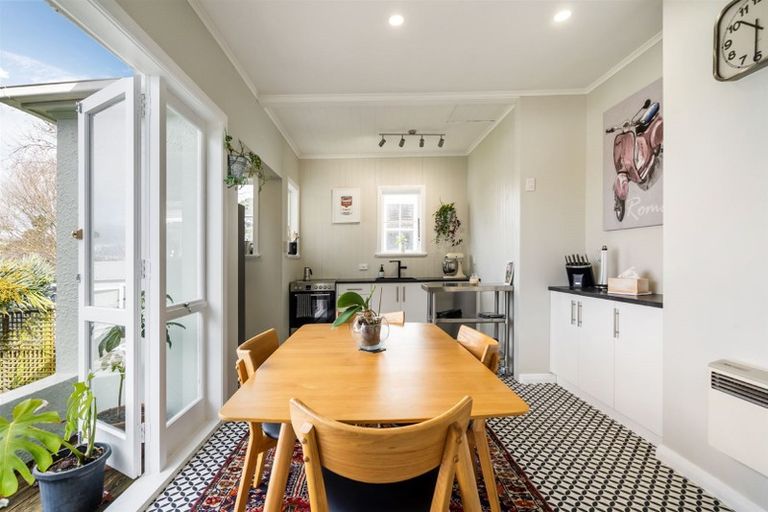 Photo of property in 65 Old Lake Road, Narrow Neck, Auckland, 0624