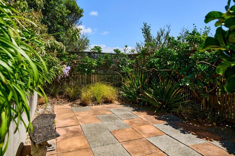 Photo of property in 14 The Crescent, Roseneath, Wellington, 6011