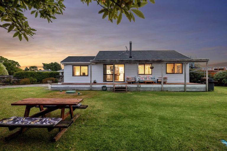 Photo of property in 10 Great North Road, Riverhead, 0820