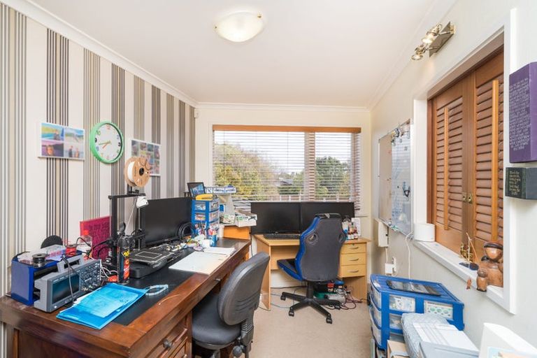 Photo of property in 8 Goodwyn Crescent, Hokowhitu, Palmerston North, 4410
