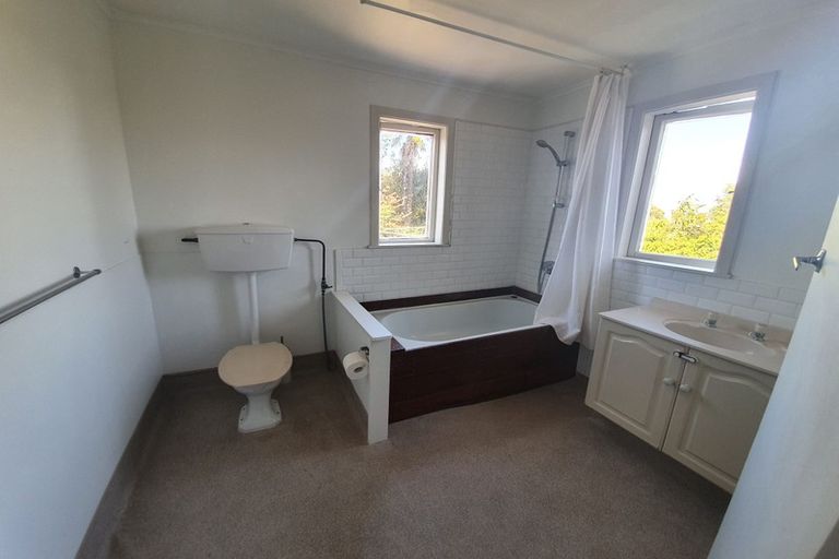 Photo of property in 1/148 Manuka Road, Bayview, Auckland, 0629