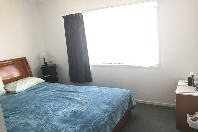 Photo of property in 2/31 Solveig Place, Randwick Park, Auckland, 2105