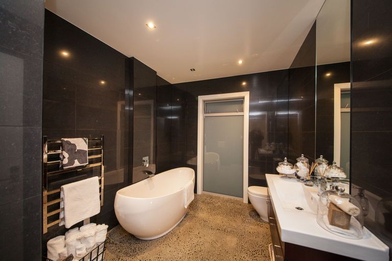 Photo of property in 85 Cashmere Drive, Fitzherbert, Palmerston North, 4410