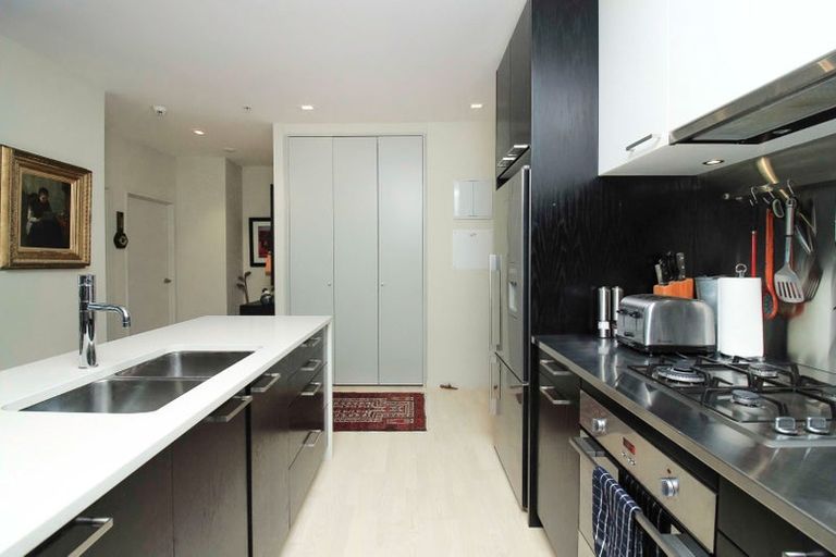 Photo of property in Chews Lane Apartments, 15h/9 Chews Lane, Wellington Central, Wellington, 6011