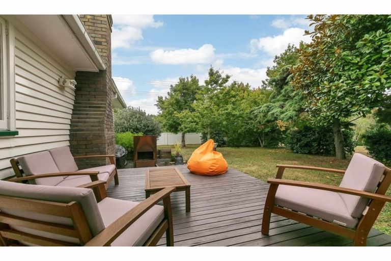 Photo of property in 805 State Highway 16, Waimauku, 0883