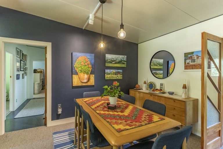 Photo of property in 16 Argyll Road, Otane, 4276