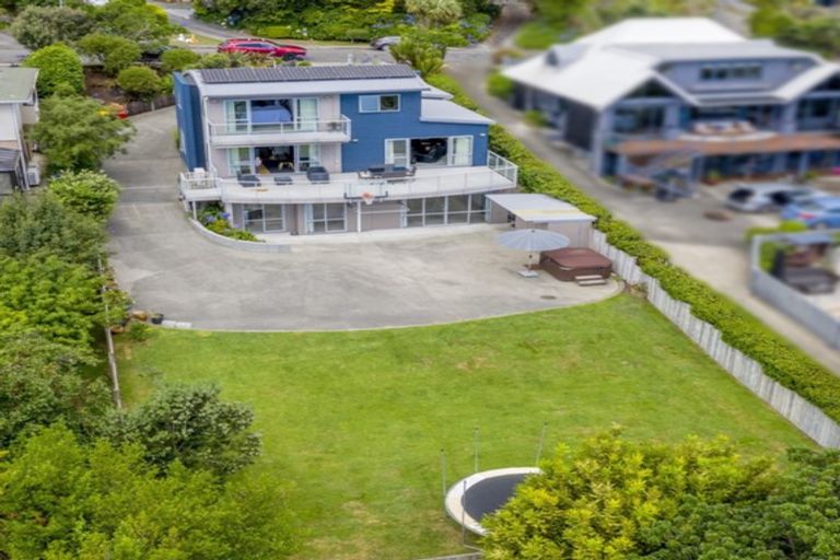Photo of property in 48 Kotare Street, Waikanae, 5036