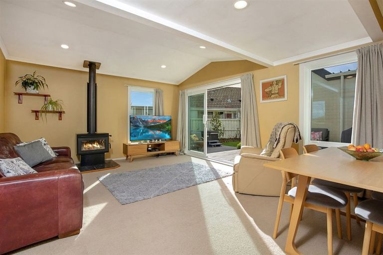 Photo of property in 20 Charnwood Crescent, Bishopdale, Christchurch, 8051