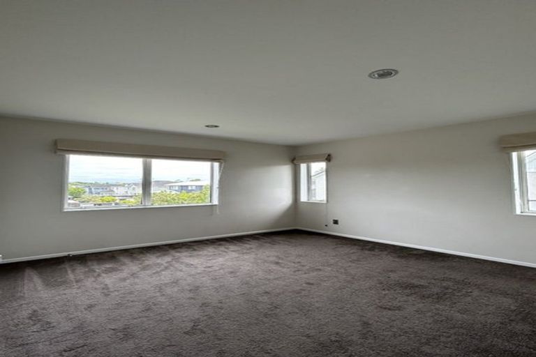 Photo of property in 67 Pickaberry Avenue, Karaka, Papakura, 2113