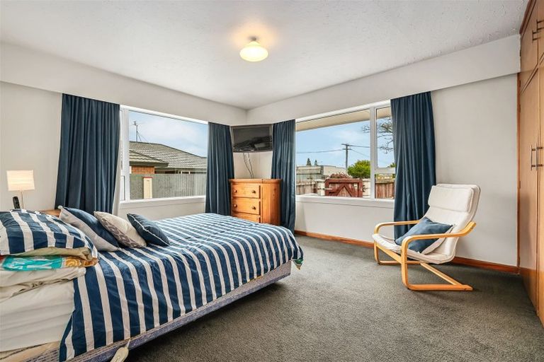 Photo of property in 6 Daniels Road, Redwood, Christchurch, 8051