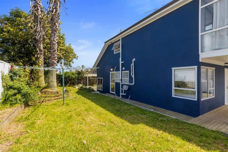 Photo of property in 2/8 Coates Road, Papatoetoe, Auckland, 2025