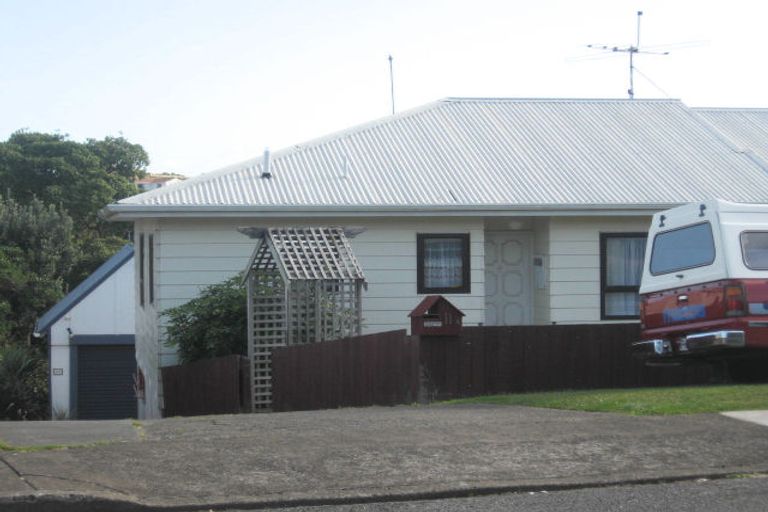 Photo of property in 11a Whanake Street, Titahi Bay, Porirua, 5022