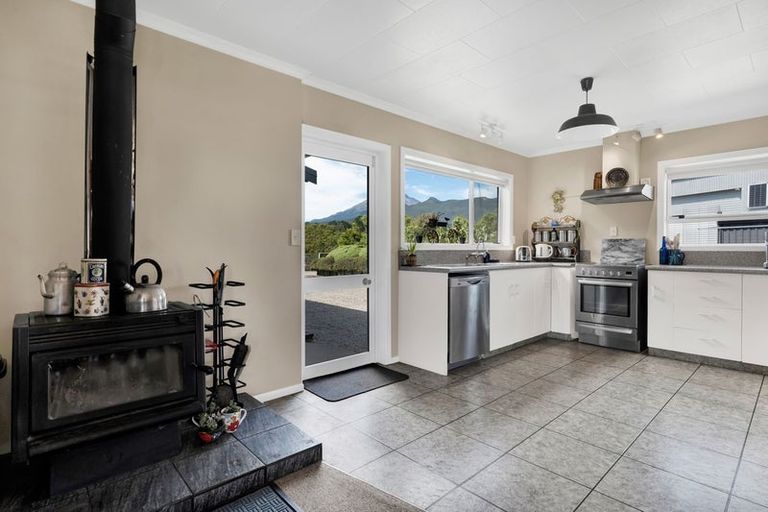 Photo of property in 1593 Mangorei Road, Mangorei, New Plymouth, 4371