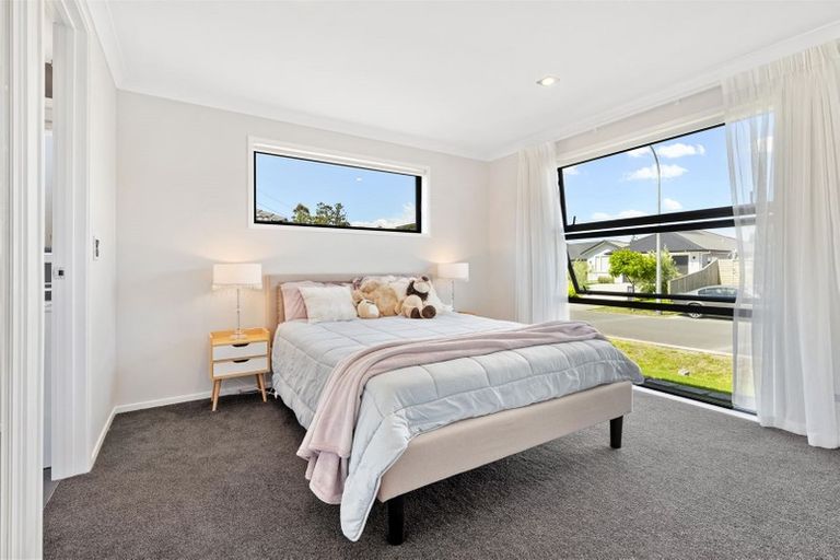 Photo of property in 8 Te Roera Place, Riverhead, 0820