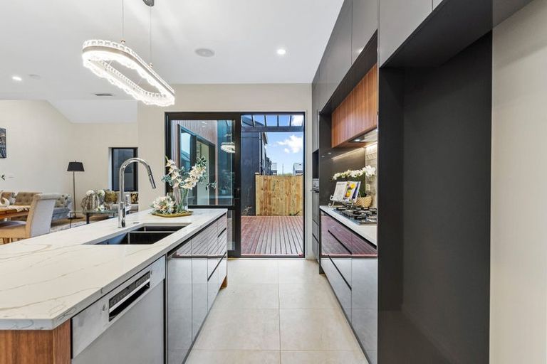 Photo of property in 65 Maungakaraka Road, Karaka, 2580